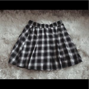 Women’s pleated plaid skirt